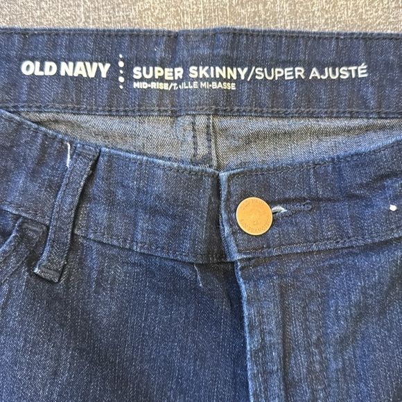 Old Navy Super Skinny, Size 10, Midrise, Dark wash NWOT - Picture 4 of 5